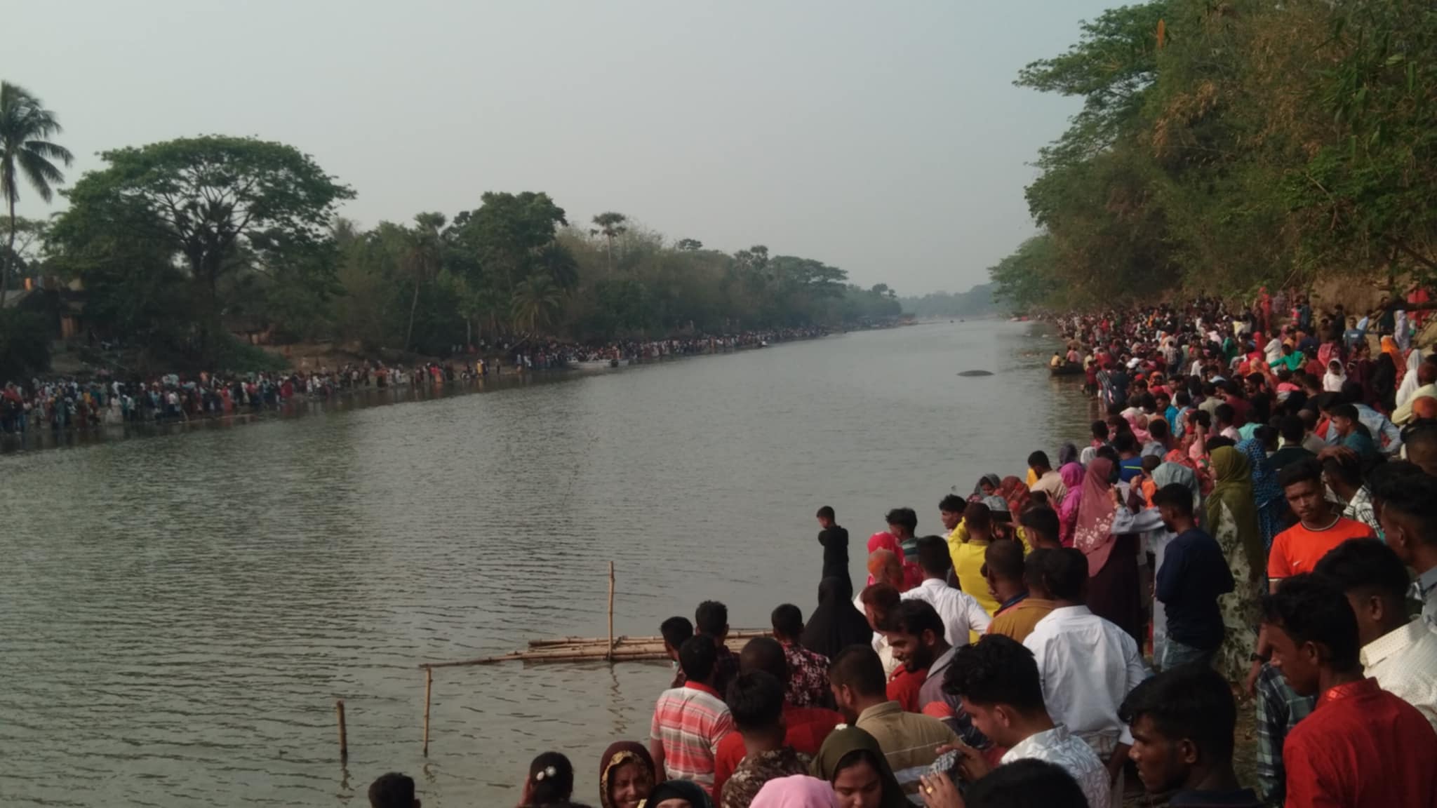 ঈদে সাতক্ষীরার সীমান্তে সোনাই নদীতে ভাসলো মিলনমেলার তরী - Daily Patradoot Satkhira - First Online Newspaper Of Satkhira