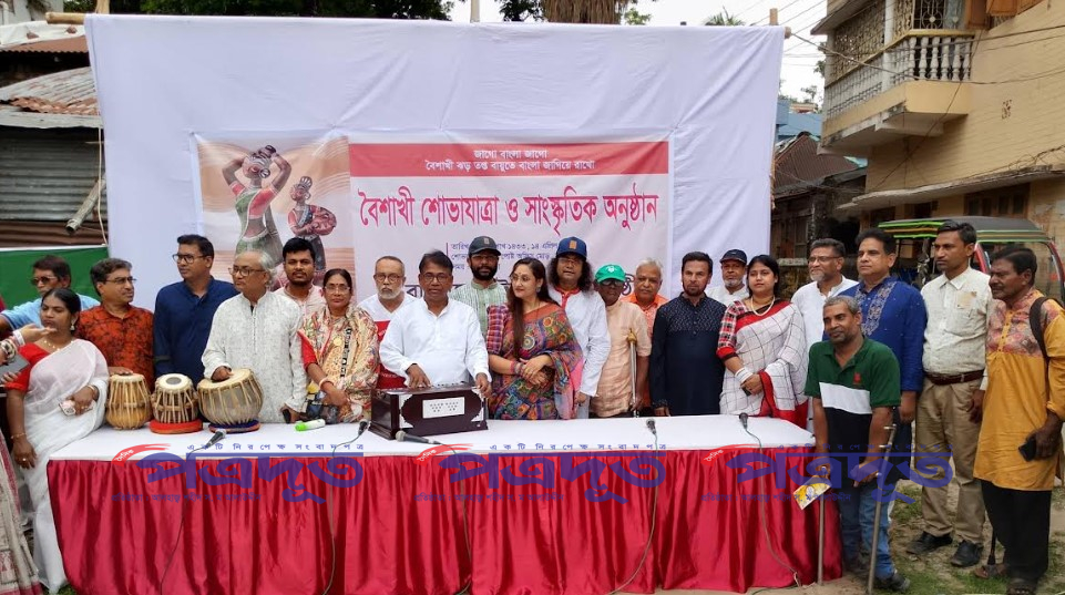 শাখরা কোমরপুর মাধ্যমিক বিদ্যালয়ে বিদায় ও নবীনবরণ