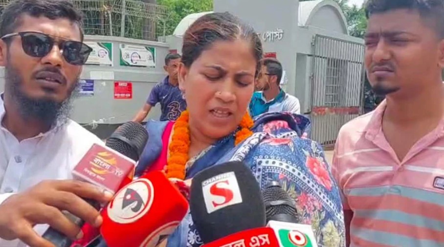 অবশেষে মুক্তি পেলেন দেড় মাসের সন্তানসহ কারাগারে যাওয়া যুব মহিলা লীগের নেত্রী