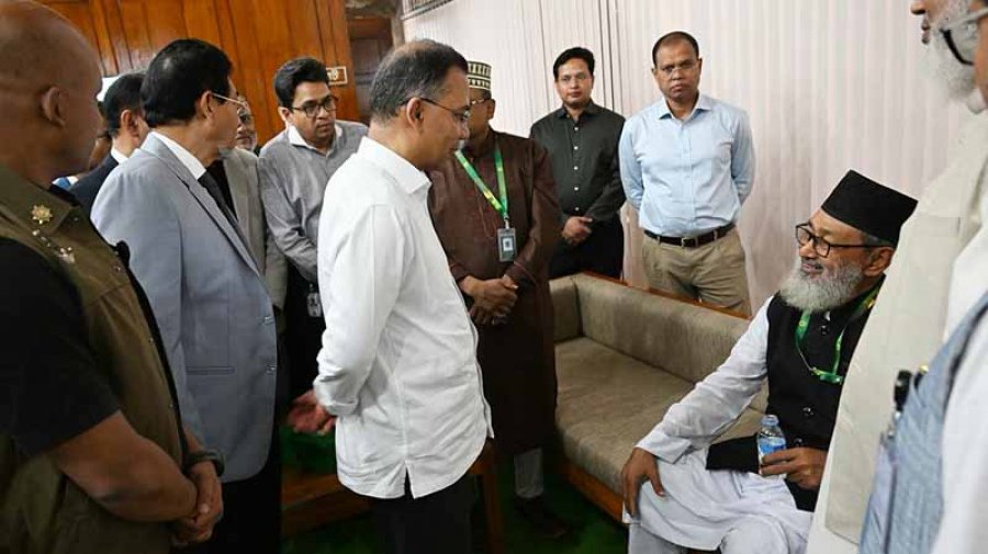 অধিবেশন চলাকালে অসুস্থ সাতক্ষীরা-৩ আসনের এমপি রবিউল বাশারের খোঁজ নিলেন প্রধানমন্ত্রী