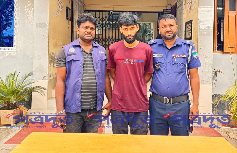 কালিগঞ্জে ইয়াবা সহ যুবক আটক