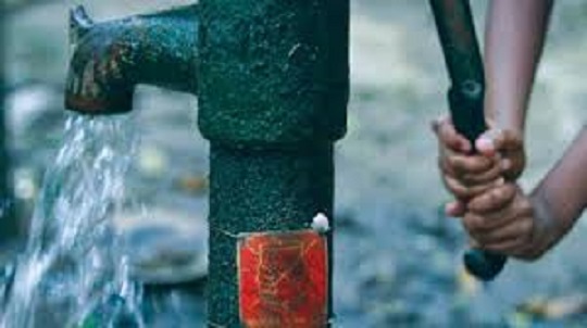 তালা উপজেলার কৃষ্ণকাটি গ্রামের এক পরিবার ও আর্সেনিকের ‘নীরব ঘাতক’