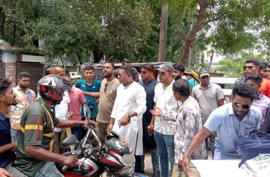 জিয়াউর রহমানের শাহাদাত বার্ষিকী উপলক্ষে সাতক্ষীরা জেলা ছাত্রদলের দোয়া ও খাদ্য বিতরণ