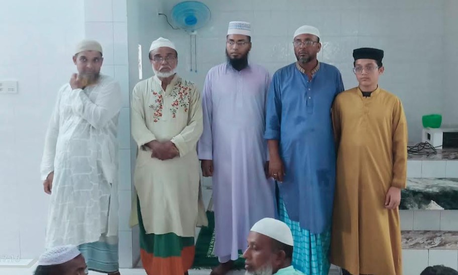 দেবহাটায় ঐতিহ্যবাহী জমিদার বাড়ি সংলগ্ন ‘আর-রাহমা’ মসজিদের উদ্বোধন