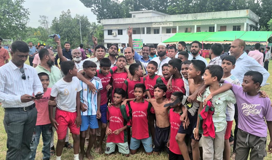 বিভাগীয় পর্যায়ে সেমিফাইনালে সাতক্ষীরার বালক-বালিকা দল