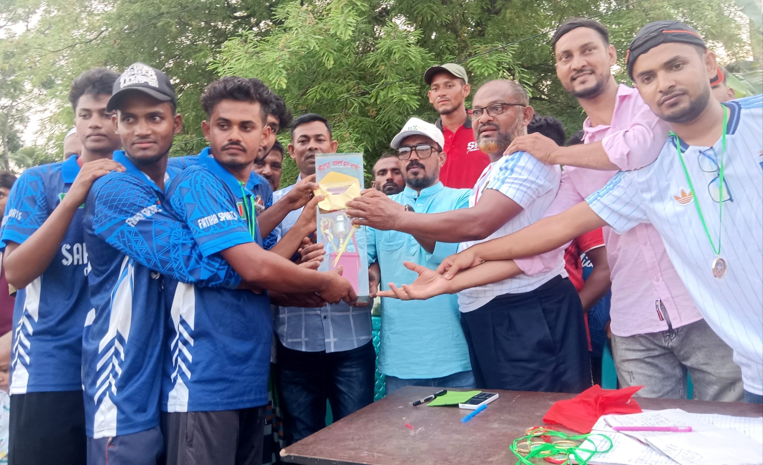 রইছপুর প্রিমিয়ার লীগে সরদার বাড়ি ক্রিকেট একাদশ চ্যাম্পিয়ন