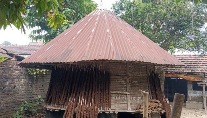 সাতক্ষীরায় বিলুপ্তির পথে ঐতিহ্যবাহী ধানের গোলা