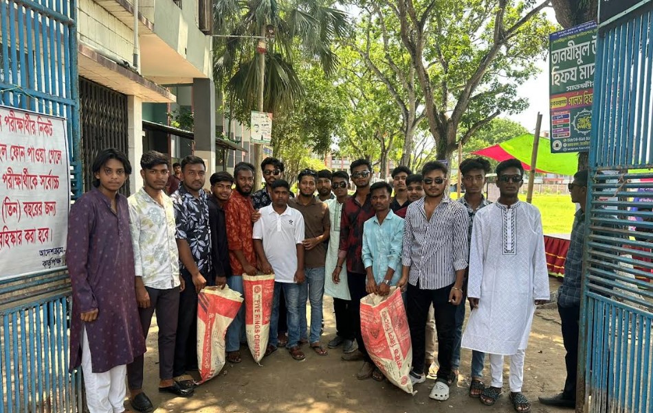 শ্যামনগরে ছাত্রদলের উদ্যোগে ক্যাম্পাস পরিচ্ছন্নতা অভিযান