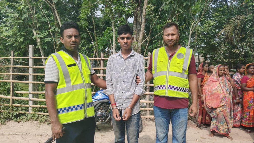 কেশবপুরে শিশুকে ধর্ষণের অভিযোগে কিশোর আটক