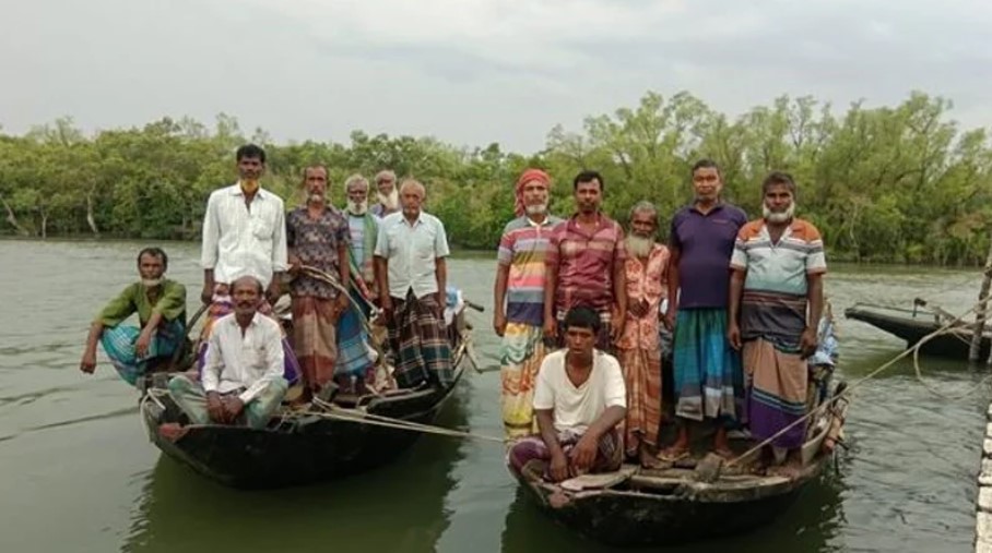 সুন্দরবনে ‘দুলাভাই বাহিনীকে মুক্তিপণ দিয়ে ফিরলেন ১৩ মৌয়াল