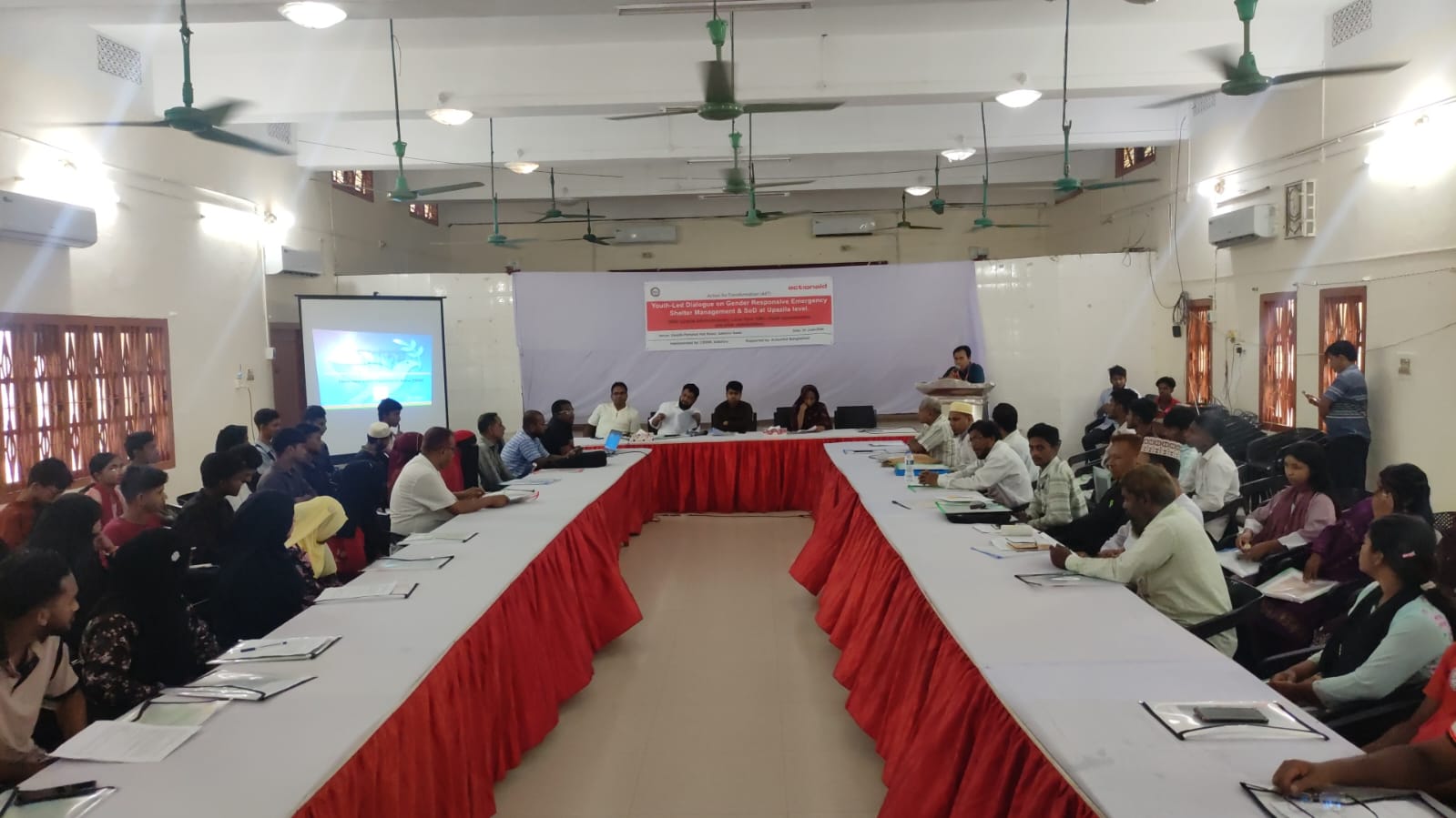 আশ্রয়কেন্দ্র ব্যবস্থাপনা বিষয়ে দুর্যোগ ব্যবস্থাপনা কমিটির সংলাপ