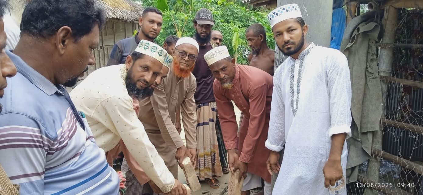 প্রতাপনগরে সড়ক সংস্কার ও ইটের সলিং কাজের উদ্বোধন