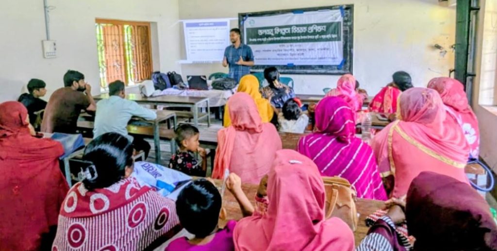 তালায় খামারিদের জলবায়ু বিপন্নতা বিষয়ক প্রশিক্ষণ