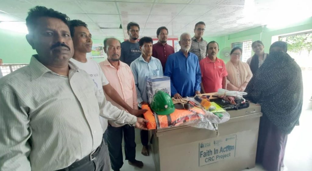 গাবুরায় দুর্যোগ মোকাবিলায় উদ্ধার সরঞ্জাম বিতরণ