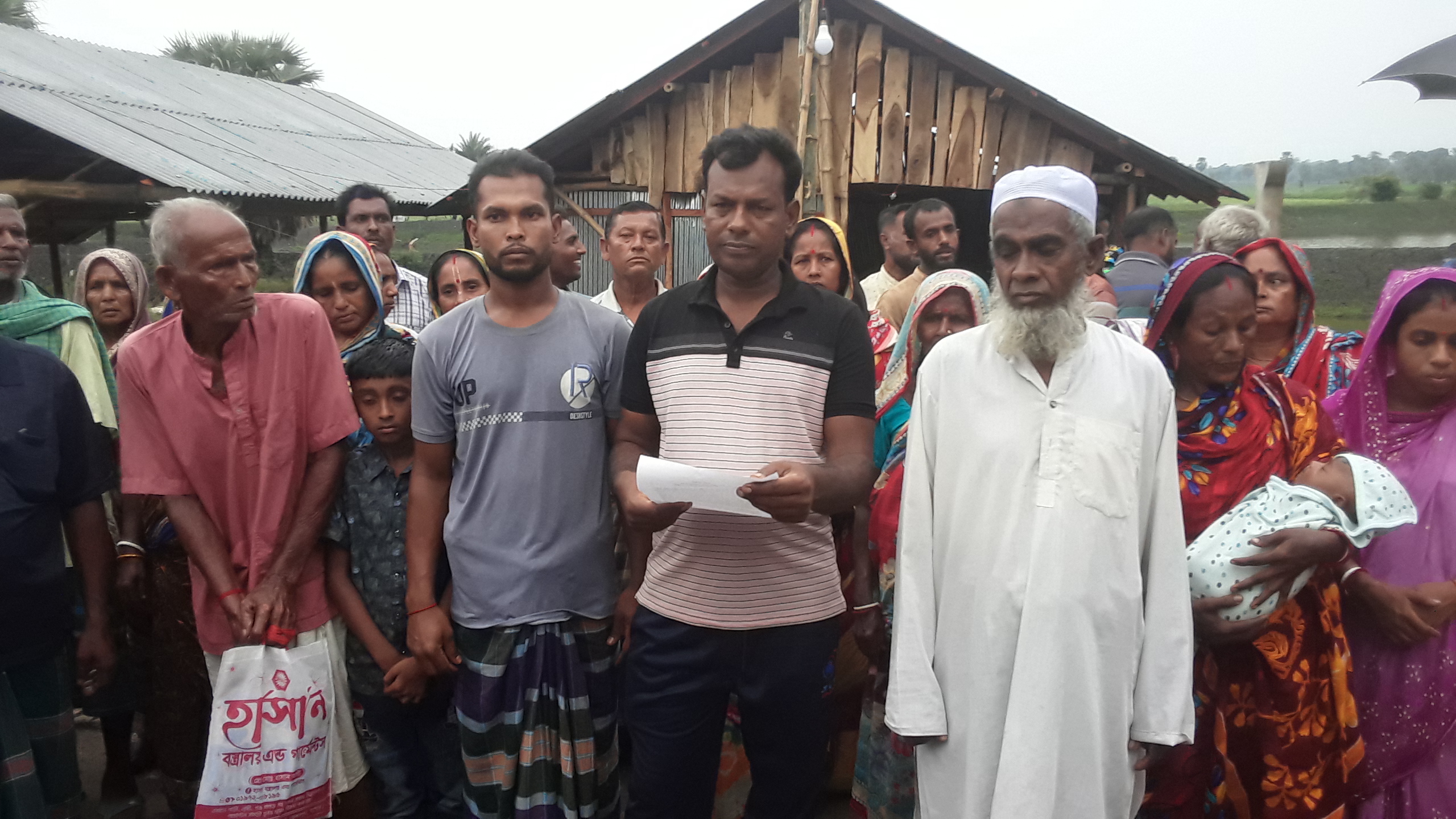 কেশবপুরে মৎস্যজীবী পরিবারের জমি দখলের অভিযোগে সংবাদ সম্মেলন