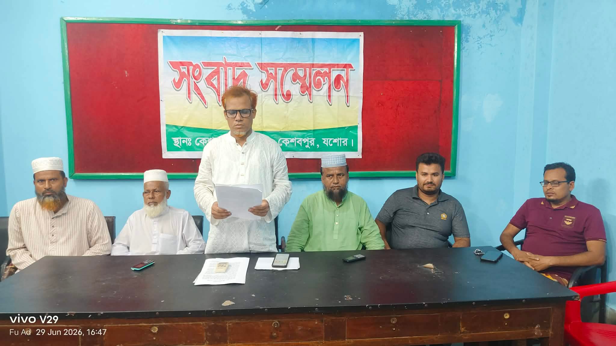 কেশবপুরে গোপনে মাদ্রাসা কমিটি গঠনের প্রতিবাদ করায় হামলার অভিযোগ