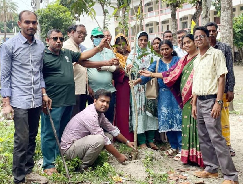 পাইকগাছায় জলবায়ু পরিবর্তন বিষয়ক আলোচনা সভা