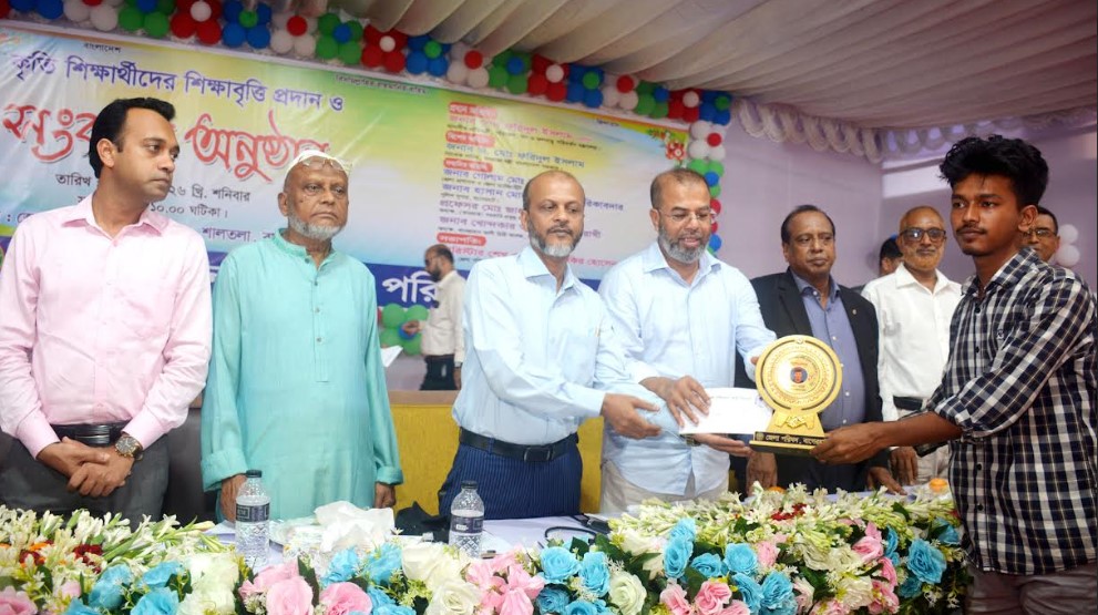 শিক্ষার্থীদের জ্ঞান অর্জনের পাশাপাশি প্রজ্ঞা অর্জন করতে হবে: পরিবেশ প্রতিমন্ত্রী