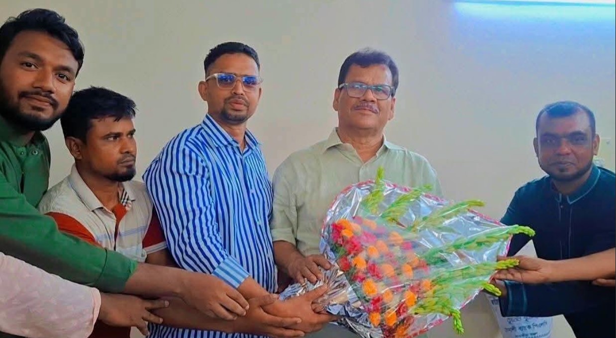 নবনিযুক্ত জেলা পরিষদের প্রশাসক হাবিবুল ইসলাম হাবিবকে গণঅধিকার পরিষদের শুভেচ্ছা