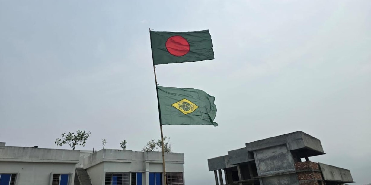 সাতক্ষীরায় উড়ছে বাংলাদেশ ও ব্রাজিলের পতাকা