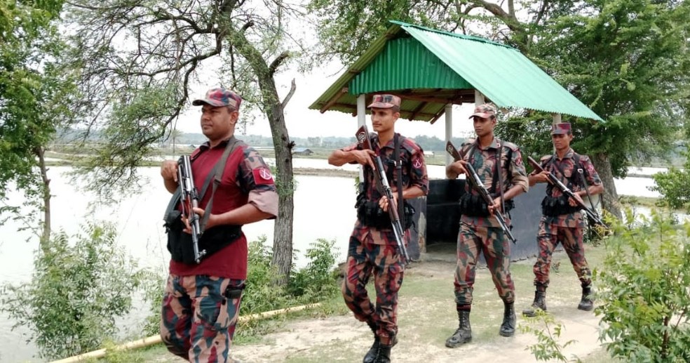 পুশইন প্রতিরোধে সীমান্তে সতর্ক অবস্থানে নীলডুমুর ১৭ বিজিবি ব্যাটালিয়ন