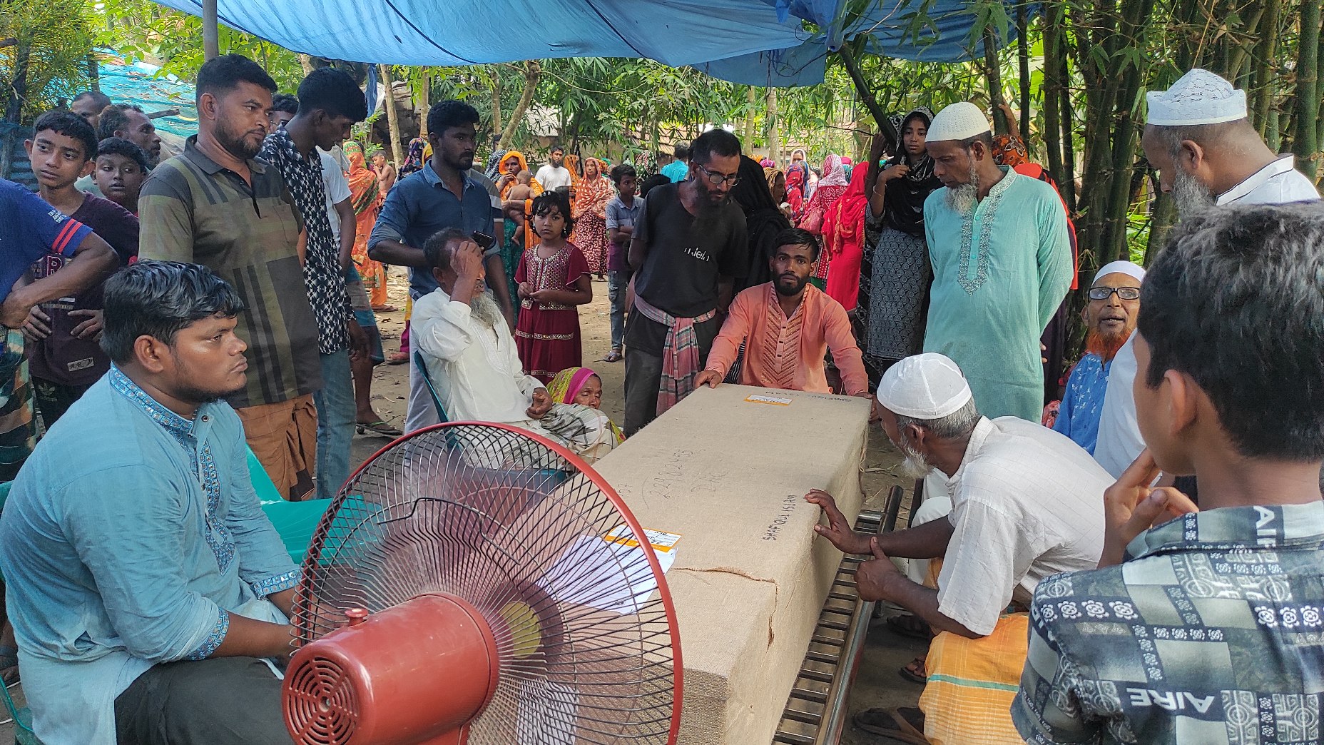 স্বপ্নের কফিন কাঁধে স্বজনদের আহাজারি: লেবাননে নিহত সাতক্ষীরার দুই প্রবাসীর বাড়িতে শোকের মাতম