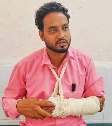 বেনাপোলে বাংলা টিভির প্রতিনিধিকে মারধর