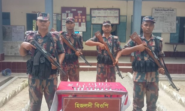 কলারোয়া সীমান্তে বিজিবির অভিযানে প্রায় পনেরো লক্ষ টাকার মালামাল আটক