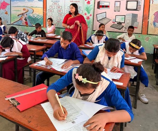 প্রাথমিক বিদ্যালয়ের শিক্ষকদের উপস্থিতির তথ্য পাঠাতে হবে হোয়াটসঅ্যাপে