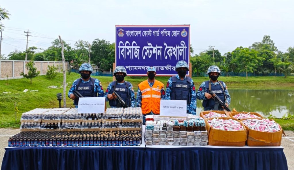 শ্যামনগরে ৩৩ লাখ টাকার ফেন্সিডিল ও ভারতীয় ওষুধ জব্দ