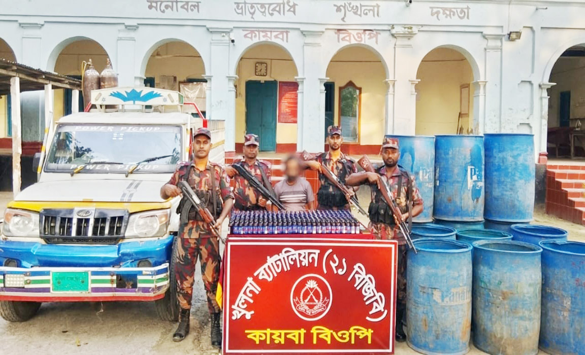 শার্শা সীমান্তে পিকআপসহ ৩৮৯ বোতল ফেন্সিডিল উদ্ধার, আটক ১