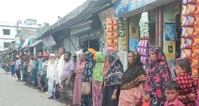 আশাশুনিতে খামার কর্মচারীর রহস্যজনক মৃত্যুর ঘটনায় বিচারের দাবিতে মানববন্ধন