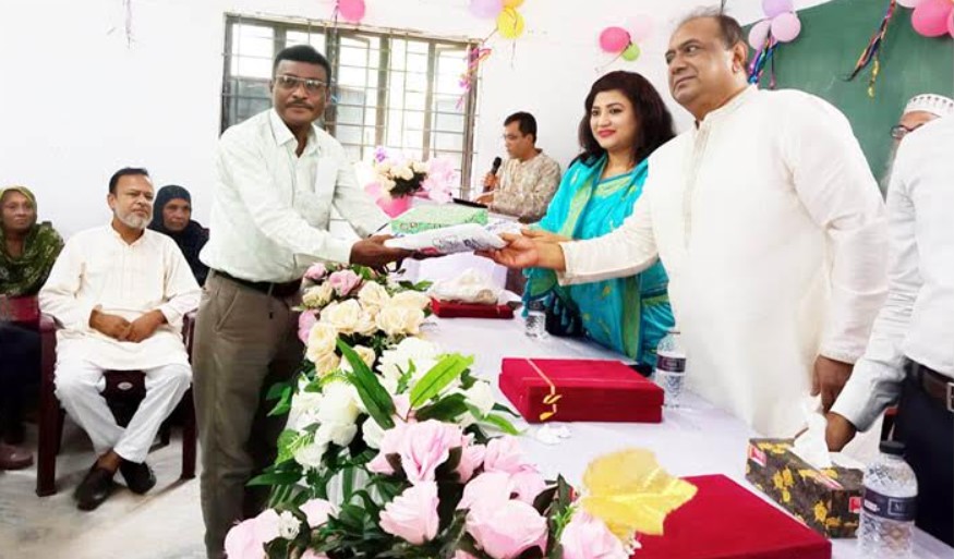 কালিগঞ্জ রোকেয়া মনসুর মহিলা কলেজে অবসরপ্রাপ্ত শিক্ষক-কর্মচারী ও পরীক্ষার্থীদের বিদায় সংবর্ধনা