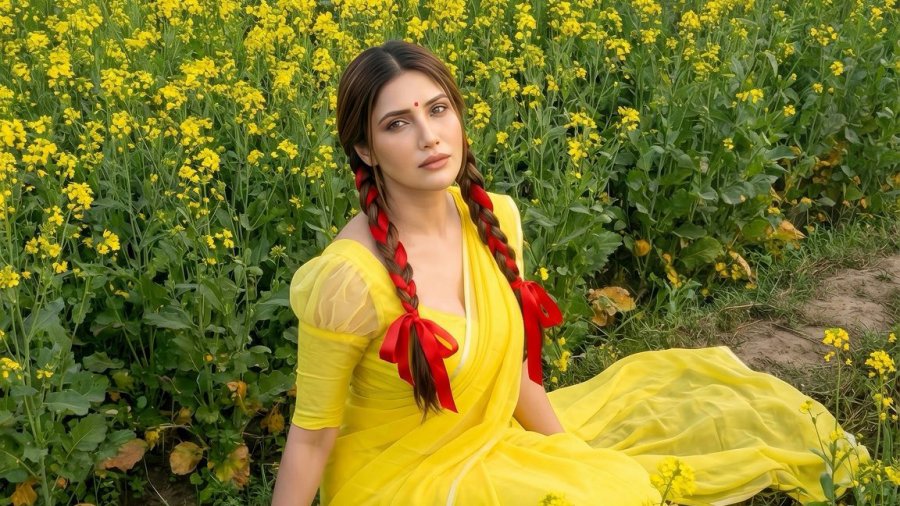 নিজের দেশে আমি কেন এমন অপমানের শিকার হলাম
