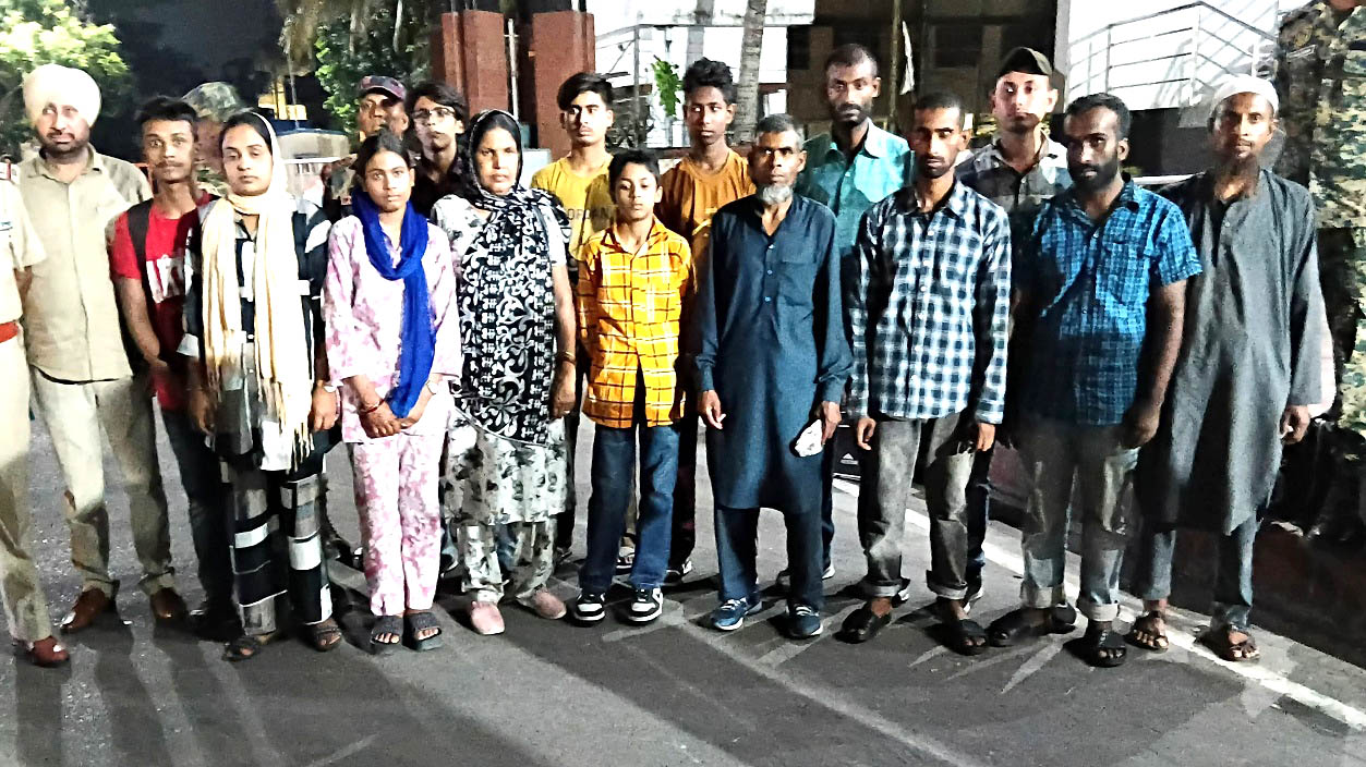 ভারতে কারাভোগ শেষে দেশে ফিরলেন ১৪ বাংলাদেশি