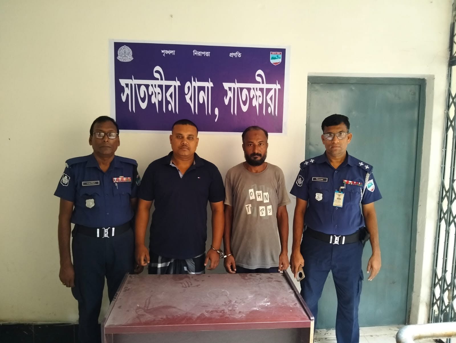 জেলা স্বেচ্ছাসেবক লীগের দুই নেতা গ্রেপ্তার