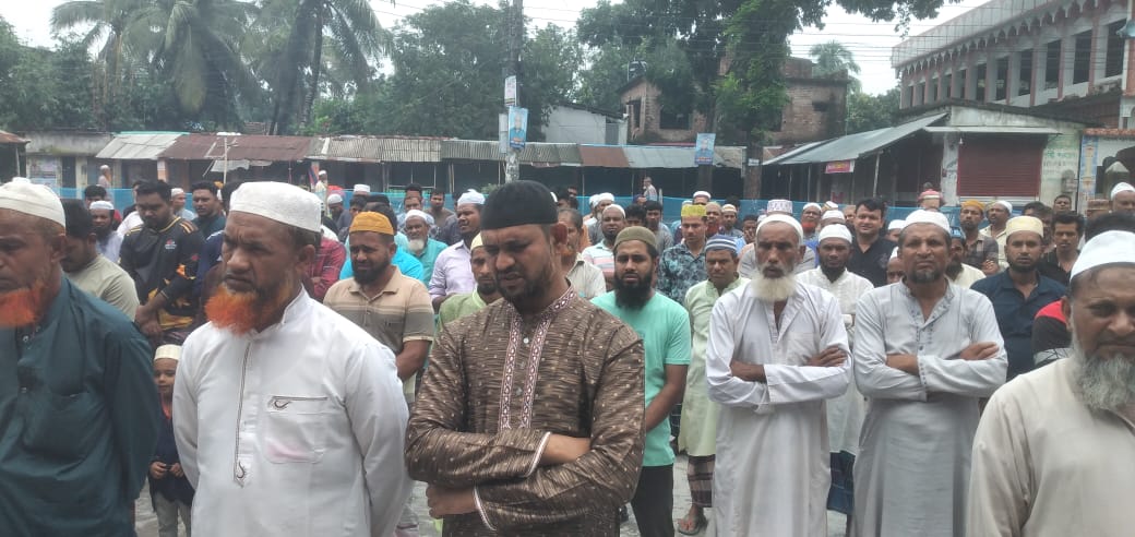 মাছখোলা নতুন বাজারে বেলাল হোসেনের জানাজা সম্পন্ন, শোকাহত এলাকাবাসী