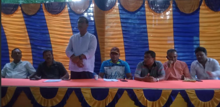 সখিপুরে হাফেজিয়া মাদ্রাসায় শিক্ষা-সামগ্রী বিতরণ