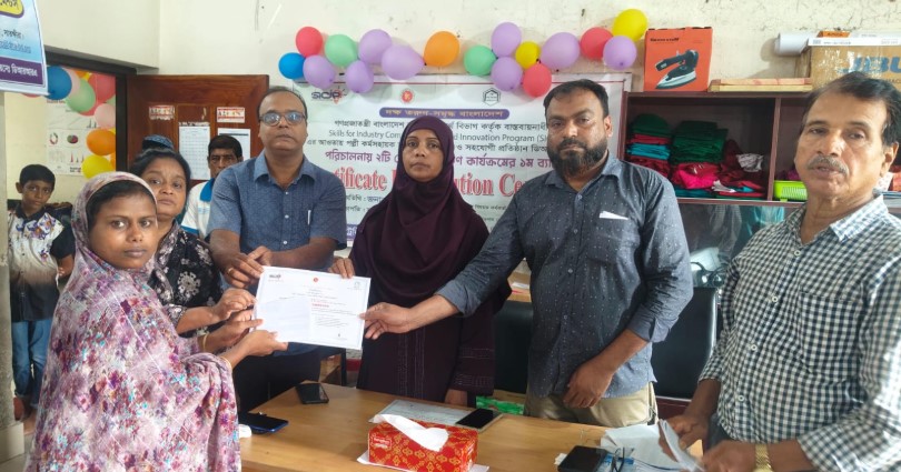 দেবহাটায় বিশেষ চাহিদাসম্পন্ন ৫০ প্রশিক্ষণার্থীর মাঝে সনদ বিতরণ