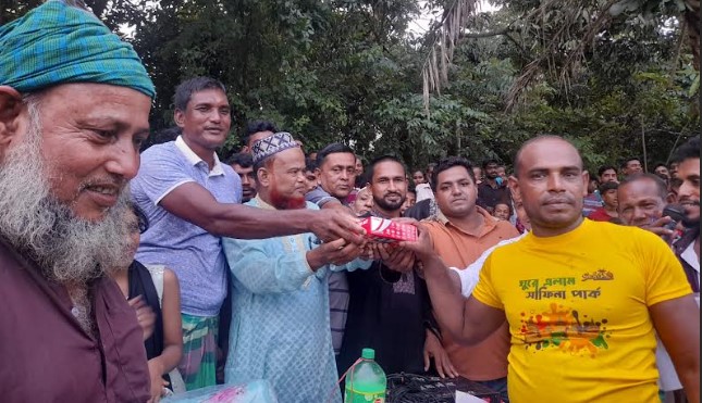 সাতক্ষীরায় গ্রামীণ ঐতিহ্যের ঘোড়দৌড় প্রতিযোগিতা