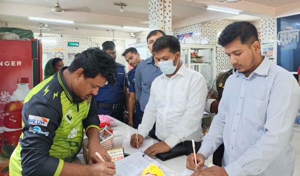 মিস্টিতে তেলাপোকাসহ নানা অভিযোগ, রাজ-পানসি-সোনারগাঁও রেস্তোরায় ৬০ হাজার টাকা জরিমানা