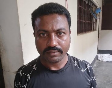 শ্যামনগরে শ্রমিকলীগ নেতা আকবর হোসেন গ্রেপ্তার