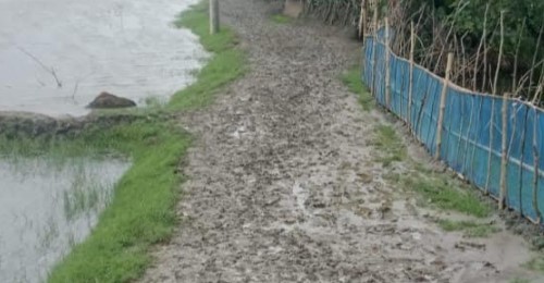 মহিষকুড়-শীতলপুর সড়ক পাকাকরণের দাবি স্থানীয়দের