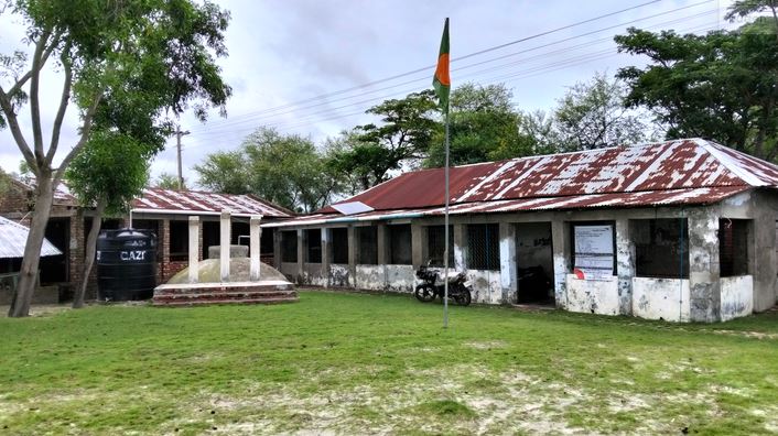 নৈশপ্রহরীকে ২০ ঘণ্টা ডিউটি করানোর অভিযোগ বানোয়াট: প্রধান শিক্ষক