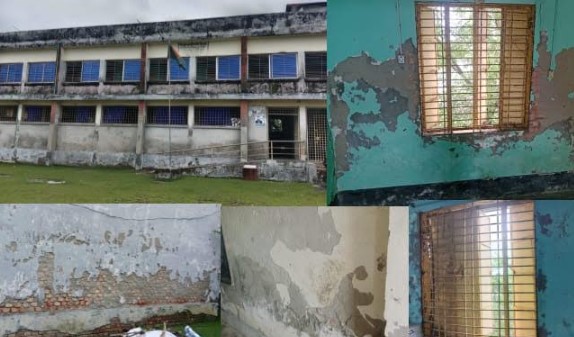 আশাশুনির শীতলপুর প্রাথমিক বিদ্যালয় ভবন জরাজীর্ণ, হেলে পড়েছে পিলার