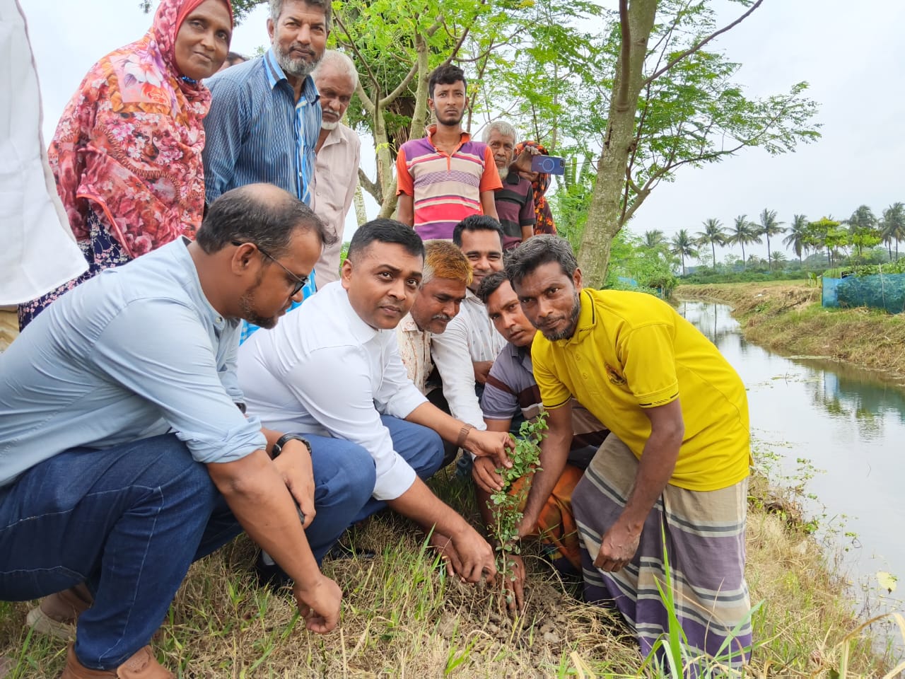জাহাজমারী খালপাড়ে ইউএনও আরিফুল ইসলামের ব্যতিক্রমী উদ্যোগ