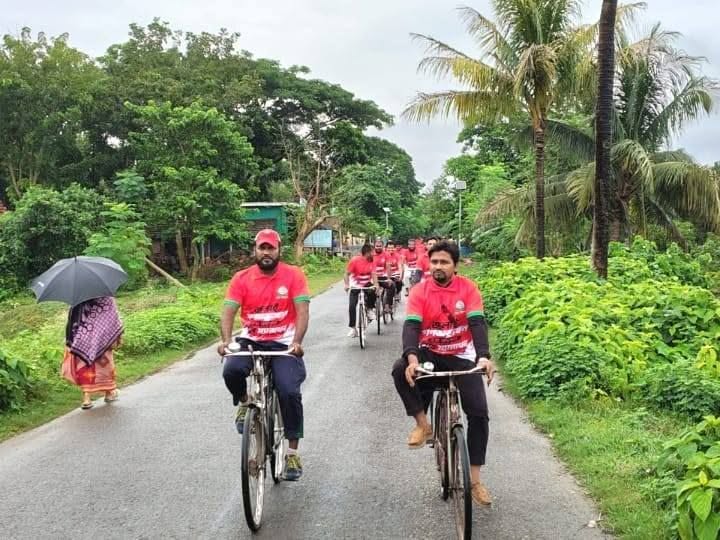 কুলিয়ার পি কে বি ফুটবল মাঠে ‘বিবাহিত বনাম অবিবাহিত’ প্রীতি ম্যাচ