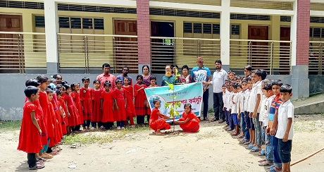 পাইকগাছায় সরকারি প্রাথমিক বিদ্যালয়ে বনবিবির বৃক্ষরোপণ
