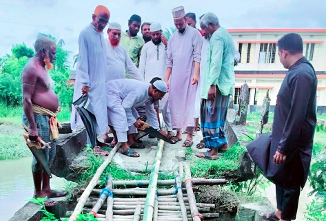 দেবহাটায় গড়িয়াডাঙ্গা বিদ্যালয়ের সেতু সংস্কারকাজ উদ্বোধন