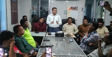 আশাশুনি প্রেসক্লাবে সাংবাদিকদের সঙ্গে ইউএনও ও এসিল্যান্ডের মতবিনিময়